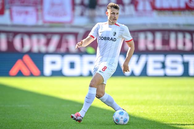 Maximilian Eggestein (SC Freiburg) in Aktion, am Ball, Einzelaktion waehrend des Spiels der 1. Bundesliga zwischen dem 1. FC Heidenheim 1846 und SC Freiburg, Voith-Arena am 21. September 2024 in Heidenheim, Deutschland. (Foto von Harry Langer DeFodi Images) +++ Maximilian Eggestein (SC Freiburg) controls the Ball during the Bundesliga match between 1. FC Heidenheim 1846 and SC Freiburg at Voith Arena on September 21, 2024 in Heidenheim, Germany. (Photo by Harry Langer DeFodi Images) DFL regulations prohibit any use of photographs as image sequences and or quasi-video. Defodi-541_FCHSCF20240920_161