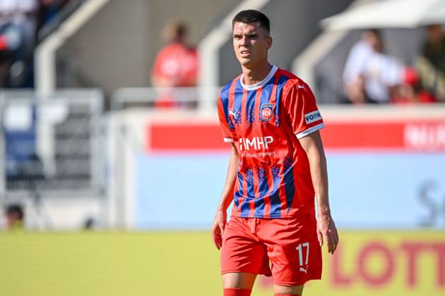 Mathias Honsak (1.FC Heidenheim) Schaut waehrend des Spiels der 1. Bundesliga zwischen dem 1. FC Heidenheim 1846 und SC Freiburg, Voith-Arena am 21. September 2024 in Heidenheim, Deutschland. (Foto von Harry Langer DeFodi Images) +++ Mathias Honsak (1.FC Heidenheim) Looks on during the Bundesliga match between 1. FC Heidenheim 1846 and SC Freiburg at Voith Arena on September 21, 2024 in Heidenheim, Germany. (Photo by Harry Langer DeFodi Images) DFL regulations prohibit any use of photographs as image sequences and or quasi-video. Defodi-541_FCHSCF20240920_187