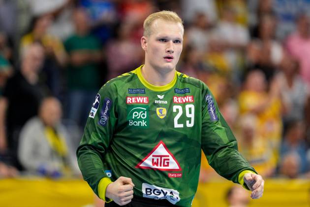 David Späth (Torwart, RNL, 29), Einzelbild, Einzelfoto, Aktion, Action, Jubel, jubeln, jubelt, celebration, Freude, freuen, freut sich, zuversichtlich, optimistisch, positiv, Spielszene, 21.09.2024, Mannheim (Deutschland), Handball, Bundesliga, Rhein-Neckar Löwen - MT Melsungen
