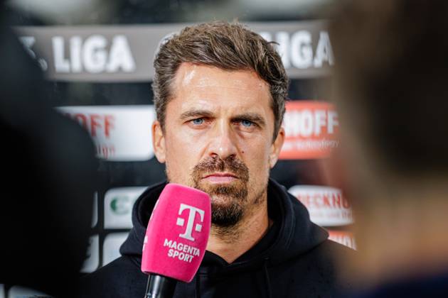 Thomas Stamm (SG Dynamo Dresden, Cheftrainer) im Interview mit Magenta TV GER, SC Verl vs. SG Dynamo Dresden, Fussball, 3. Liga, 7. Spieltag, Spielzeit 2024 2025, 25.09.2024 DFL Regulations prohibit any use of photographers as image sequences and or quasi-video. GER, SC Verl vs. SG Dynamo Dresden, Fussball, 3. Liga, 7. Spieltag, Spielzeit 2024 2025, 25.09.2024 Verl Copyright: xEibner-Pressefotox xJanxRollingerx EP_JSK