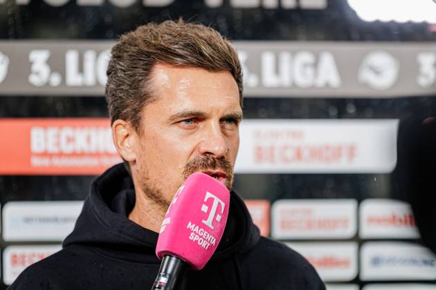 Thomas Stamm (SG Dynamo Dresden, Cheftrainer) im Interview mit Magenta TV GER, SC Verl vs. SG Dynamo Dresden, Fussball, 3. Liga, 7. Spieltag, Spielzeit 2024 2025, 25.09.2024 DFL Regulations prohibit any use of photographers as image sequences and or quasi-video. GER, SC Verl vs. SG Dynamo Dresden, Fussball, 3. Liga, 7. Spieltag, Spielzeit 2024 2025, 25.09.2024 Verl Copyright: xEibner-Pressefotox xJanxRollingerx EP_JSK