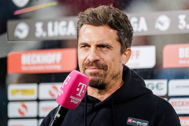 Thomas Stamm (SG Dynamo Dresden, Cheftrainer) im Interview mit Magenta TV GER, SC Verl vs. SG Dynamo Dresden, Fussball, 3. Liga, 7. Spieltag, Spielzeit 2024 2025, 25.09.2024 DFL Regulations prohibit any use of photographers as image sequences and or quasi-video. GER, SC Verl vs. SG Dynamo Dresden, Fussball, 3. Liga, 7. Spieltag, Spielzeit 2024 2025, 25.09.2024 Verl Copyright: xEibner-Pressefotox xJanxRollingerx EP_JSK