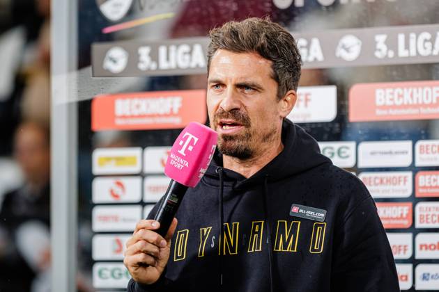 Thomas Stamm (SG Dynamo Dresden, Cheftrainer) im Interview mit Magenta TV GER, SC Verl vs. SG Dynamo Dresden, Fussball, 3. Liga, 7. Spieltag, Spielzeit 2024 2025, 25.09.2024 DFL Regulations prohibit any use of photographers as image sequences and or quasi-video. GER, SC Verl vs. SG Dynamo Dresden, Fussball, 3. Liga, 7. Spieltag, Spielzeit 2024 2025, 25.09.2024 Verl Copyright: xEibner-Pressefotox xJanxRollingerx EP_JSK