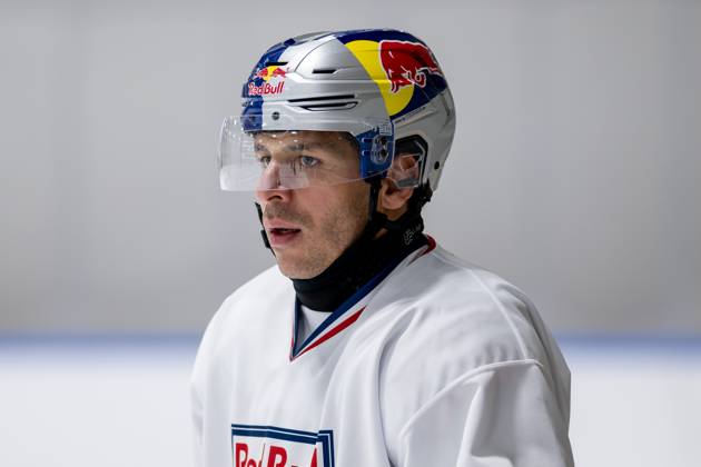 Yasin Ehliz (EHC Red Bull Muenchen, 42). GER, EHC Red Bull Muenchen, Eishockey, Trainingssession vor dem Grand Opening des SAP Garden, 26.09.2024. GER, EHC Red Bull Muenchen, Eishockey, Trainingssession vor dem Grand Opening des SAP Garden, 26.09.2024. Muenchen Copyright: xEibner-Pressefoto FranzxFeinerx EP_HFR