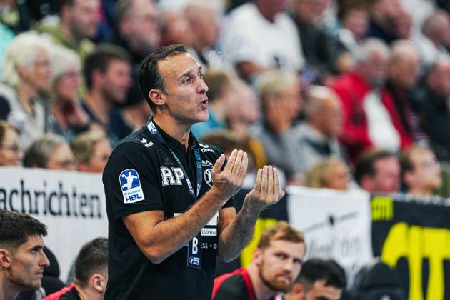 Roberto Garcia Parrondo (MT Melsungen, Trainer) GER, THW Kiel vs. MT Melsungen, Handball, Bundesliga, Spieltag, 4, Saison 2024 2025, 26.09.2024 GER, THW Kiel vs. MT Melsungen, Handball, Bundesliga, Spieltag, 4, Saison 2024 2025, 26.09.2024 Kiel Copyright: xEibner-Pressefoto MarcelxvonxFehrnx EP_MFN