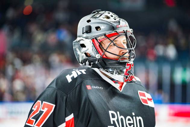 Eishockey Penny-DEL 3.Spieltag Kölner Haie - Nürnberg Ice Tigers am 27.09.2024 in der Lanxess Arena in Köln Niklas Lunemann ( Köln ) Gemäß den Vorgaben der DEL Deutsche Eishockey Liga ist die Publikation und Weiterverwertung der Aufnahmen in elektronischen Medien und Endgeräten aller Art während des laufenden Spiels nicht zulässig.