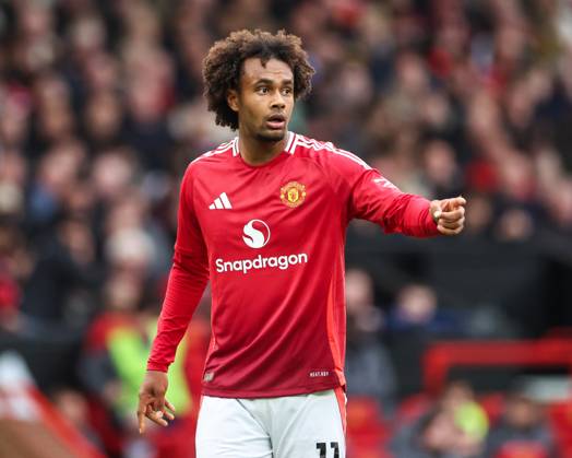 Premier League Manchester United, ManU v Tottenham Hotspur Joshua Zirkzee of Manchester United gives his team instructions during the Premier League match Manchester United vs Tottenham Hotspur at Old Trafford, Manchester, United Kingdom, 29th September 2024 (Photo by Mark Cosgrove News Images) Copyright: xMarkxCosgrove NewsxImagesx