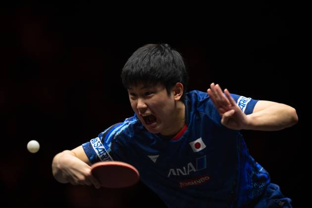 (241003) -- BEIJING, Oct. 3, 2024 -- Harimoto Tomokazu of Japan hits a return to Truls Moregard of Sweden during the men s singles round of 16 match at 2024 World Table tennis, Tischtennis (WTT) China Smash in Beijing, China, Oct. 3, 2024. ) (SP)CHINA-BEIJING-TABLE TENNIS-WTT-CHINA SMASH-MEN S SINGLES (CN) XiaoxYijiu