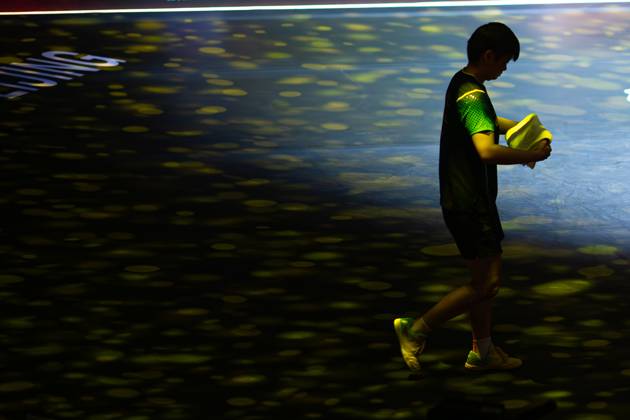 (241005) -- BEIJING, Oct. 5, 2024 -- Sun Yingsha reacts during the women s singles semifinal match between Sun Yingsha of China and Fan Siqi of China at 2024 World Table tennis, Tischtennis (WTT) China Smash in Beijing, China, Oct. 5, 2024. ) (SP)CHINA-BEIJING-TABLE TENNIS-WTT-CHINA SMASH-WOMEN S SINGLES (CN) XiaoxYijiu