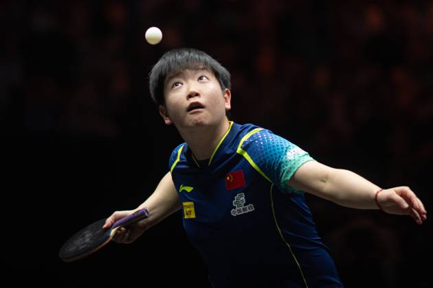 (241005) -- BEIJING, Oct. 5, 2024 -- Sun Yingsha serves during the women s singles semifinal match between Sun Yingsha of China and Fan Siqi of China at 2024 World Table tennis, Tischtennis (WTT) China Smash in Beijing, China, Oct. 5, 2024. ) (SP)CHINA-BEIJING-TABLE TENNIS-WTT-CHINA SMASH-WOMEN S SINGLES (CN) XiaoxYijiu