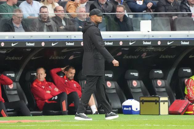 Trainer Vincent Kompany (FC Bayern München) - Frankfurt 06.10.2024: Eintracht Frankfurt vs. FC Bayern München, Deutsche Bank Park, Bundesliga, 6. Spieltag