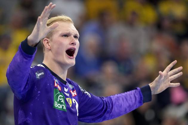 David Späth (Torwart, RNL, 29), Spieler der Rhein-Neckar-Löwen, Einzelbild, Einzelfoto, Aktion, Action, Jubel, jubeln, jubelt, celebration, Freude, freuen, freut sich, zuversichtlich, optimistisch, positiv, Spielszene, 07.10.2024, Mannheim (Deutschland), Handball, Bundesliga, Rhein-Neckar Löwen - Handball Verein Hamburg