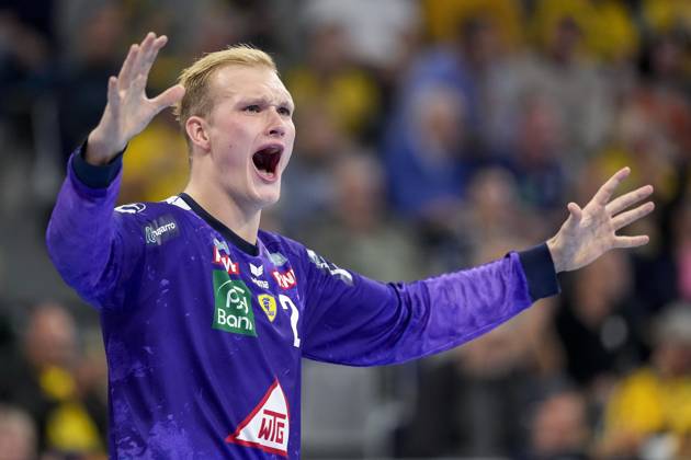 David Späth (Torwart, RNL, 29), Spieler der Rhein-Neckar-Löwen, Einzelbild, Einzelfoto, Aktion, Action, Jubel, jubeln, jubelt, celebration, Freude, freuen, freut sich, zuversichtlich, optimistisch, positiv, Spielszene, 07.10.2024, Mannheim (Deutschland), Handball, Bundesliga, Rhein-Neckar Löwen - Handball Verein Hamburg