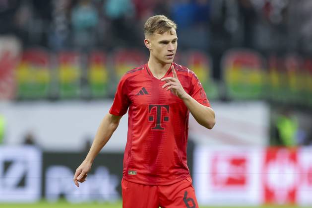 Joshua Kimmich (FC Bayern Muenchen) gestikuliert, Bundesliga, Eintracht Frankfurt v FC Bayern München, Deutsche Bank Park am 06. October 2024 in Frankfurt am Main, Deutschland. (Foto von Marco Steinbrenner DeFodi Images) Joshua Kimmich (FC Bayern Muenchen) gestures, Bundesliga, Eintracht Frankfurt v FC Bayern München, Deutsche Bank Park, October 6, 2024 in Frankfurt am Main, Germany. (Photo by Marco Steinbrenner DeFodi Images) DFL regulations prohibit any use of photographs as image sequences and or quasi-video. Defodi-700_frank_muenchen_202401006_296
