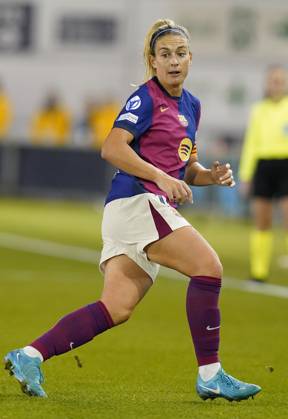 Manchester, England, 9th October 2024. Alexia Putellas of Barcelona during the UEFA Womens Champions League match at the Academy Stadium, Manchester. Picture credit should read: Andrew Yates Sportimage EDITORIAL USE ONLY. No use with unauthorised audio, video, data, fixture lists, club league logos or live services. Online in-match use limited to 120 images, no video emulation. No use in betting, games or single club league player publications. SPI-3368-0037