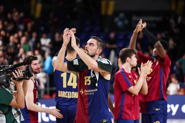 October 11, 2024, Barcelona, Barcelona, Spain: Tomas Satoransky of FC Barcelona, Barca celebrates the victory during the Turkish Airlines Euroleague, match played between FC Barcelona and Alba Berlin at Palau Blaugrana on October 11, 2024 in Barcelona, Spain. Barcelona Spain - ZUMAa181 20241011_zaa_a181_089 Copyright: xJavierxBorregox