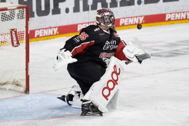 PENNY DEL 1; Kölner Haie - Schwenninger Wild Wings; Köln, 11.10.2024 Julius Hudacek (Kölner Haie, 35); PENNY DEL 1; Kölner Haie - Schwenninger Wild Wings am 11.10.2024 in der Lanxess Arena in Köln (Deutschland). Copyright: xBEAUTIFULxSPORTS AndreasxDickx