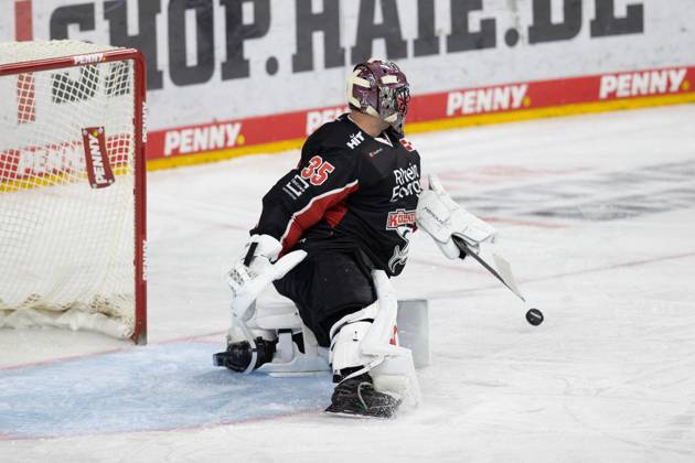 PENNY DEL 1; Kölner Haie - Schwenninger Wild Wings; Köln, 11.10.2024 Julius Hudacek (Kölner Haie, 35); PENNY DEL 1; Kölner Haie - Schwenninger Wild Wings am 11.10.2024 in der Lanxess Arena in Köln (Deutschland). Copyright: xBEAUTIFULxSPORTS AndreasxDickx