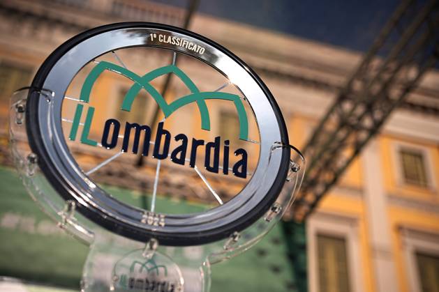 The trophy during the 118th edition of the Il Lombardia a 255 km one day race from Bergano to Como on October 12, 2024, Italy. Copyright: xMarcoxAlpozzi LaPressex