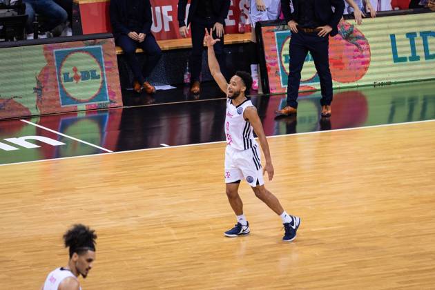 Basketball Champions League, Telekom Baskets Bonn vs. AEK Betsson BC, 15.10.2024 Darius McGhee (Telekom Baskets Bonn 0) feiert einen erfolgreichen Dreier -- Basketball Champions League, Telekom Baskets Bonn vs. AEK Betsson BC, 15.10.2024, Telekom Dome, Bonn Copyright: xBEAUTIFULxSPORTS Derixx