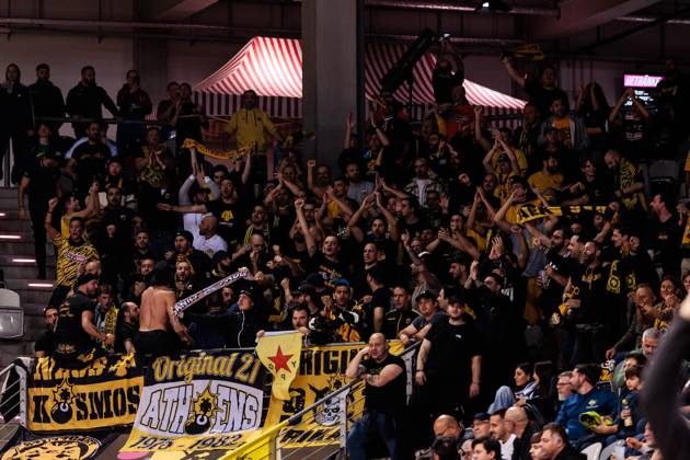 Basketball Champions League, Telekom Baskets Bonn vs. AEK Betsson BC, 15.10.2024 Die Fans von AEK Betsson BC Basketball Champions League, Telekom Baskets Bonn vs. AEK Betsson BC, Bonn, Telekom Dome am 15.10.2024 Copyright: xBEAUTIFULxSPORTS Wunderlx