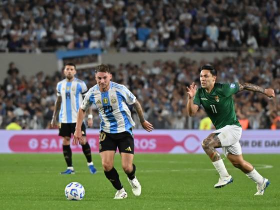 BUENOS AIRES, ARGENTINA - OCTOBER 15:Alexis Mac Allister of Argentina Controls the ball during a match between Argentina Vs Bolivia as part of World Cup 2026 Qualifiers at Estadio Mas Monumental on October 15, 2024 in BuenosAires, Argentina. Buenos Aires Buenos Aires Argentina Copyright: xIMAGOx xPhotoCero5x xLucianoxBisbalxPhotoCero5x