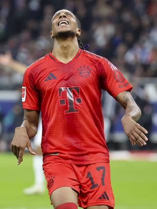 Michael Olise (FC Bayern Muenchen) schaut enttaeuscht, Bundesliga, Eintracht Frankfurt v FC Bayern München, Deutsche Bank Park am 06. October 2024 in Frankfurt am Main, Deutschland. (Foto von Marco Steinbrenner DeFodi Images) Michael Olise (FC Bayern Muenchen) looks dejected, Bundesliga, Eintracht Frankfurt v FC Bayern München, Deutsche Bank Park, October 6, 2024 in Frankfurt am Main, Germany. (Photo by Marco Steinbrenner DeFodi Images) DFL regulations prohibit any use of photographs as image sequences and or quasi-video. not used in POL SRB CRO FRA GBR NED ITA USA Defodi-700_frank_muenchen_202401006_434