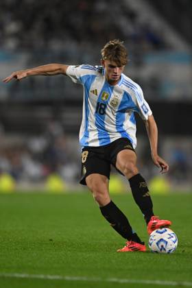 BUENOS AIRES, ARGENTINA - OCTOBER 15: Nico Paz of Argentina during the FIFA World Cup, WM, Weltmeisterschaft, Fussball 2026 South American Qualifier match between Argentina and Bolivia at Estadio Mas Monumental Antonio Vespucio Liberti on October 15, 2024 in Buenos Aires, Argentina. Photo by D.Halisz SFSI Argentina v Bolivia - FIFA World Cup 2026 Qualifier Copyright: xDiegoxHalisz SFSIx