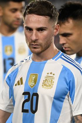 BUENOS AIRES, ARGENTINA - OCTOBER 15: Alexis Mac Allister of Argentina looks on during the FIFA World Cup, WM, Weltmeisterschaft, Fussball 2026 South American Qualifier match between Argentina and Bolivia at Estadio Mas Monumental Antonio Vespucio Liberti on October 15, 2024 in Buenos Aires, Argentina. Photo by D.Halisz SFSI Argentina v Bolivia - FIFA World Cup 2026 Qualifier Copyright: xDiegoxHalisz SFSIx