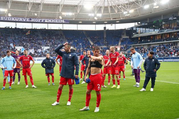19.10.2024, xtvx, Fussball 1.Bundesliga, TSG 1899 Hoffenheim - VfL Bochum emspor, v.l. Mannschaft VfL Bochum nach dem Spiel, after the match enttaeuscht, enttaeuscht schauend, dissapointed (DFL DFB REGULATIONS PROHIBIT ANY USE OF PHOTOGRAPHS as IMAGE SEQUENCES and or QUASI-VIDEO) Sinsheim
