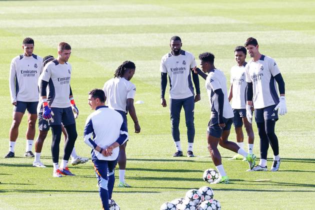 October 21, 2024, Madrid, Madrid, SPAIN: Aurelien Tchouameni of Real Madrid warms up during the training day of Real Madrid ahead of the UEFA Champions League, football match against Borussia Dortmund, at Ciudad Deportiva Real Madrid on October 21, 2024, in Valdebebas, Madrid, Spain. Madrid SPAIN - ZUMAa181 20241021_zaa_a181_050 Copyright: xDennisxAgyemanx