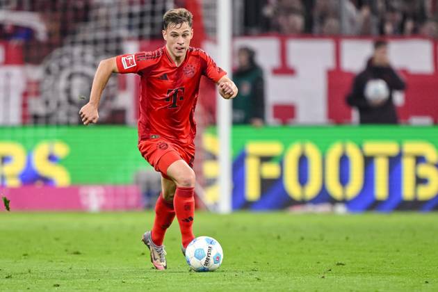 Joshua Kimmich (FC Bayern Muenchen) in Aktion, am Ball, Einzelaktion waehrend des Spiels der 1. Bundesliga zwischen FC Bayern München und VfB Stuttgart, Allianz Arena am 19. October 2024 in München, Deutschland. (Foto von Harry Langer DeFodi Images) +++ Joshua Kimmich (FC Bayern Muenchen) controls the Ball during the Bundesliga match between FC Bayern München and VfB Stuttgart at Allianz Arena on October 19, 2024 in Munich, Germany. (Photo by Harry Langer DeFodi Images) DFL regulations prohibit any use of photographs as image sequences and or quasi-video. not used in POL SRB CRO FRA GBR NED ITA USA Defodi-541_FCBVFB20241019_271