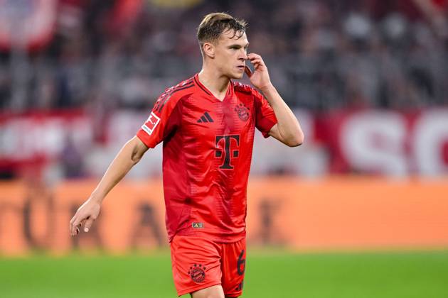 Joshua Kimmich (FC Bayern Muenchen) gestikuliert, gestik waehrend des Spiels der 1. Bundesliga zwischen FC Bayern München und VfB Stuttgart, Allianz Arena am 19. October 2024 in München, Deutschland. (Foto von Harry Langer DeFodi Images) +++ Joshua Kimmich (FC Bayern Muenchen) gestures during the Bundesliga match between FC Bayern München and VfB Stuttgart at Allianz Arena on October 19, 2024 in Munich, Germany. (Photo by Harry Langer DeFodi Images) DFL regulations prohibit any use of photographs as image sequences and or quasi-video. not used in POL SRB CRO FRA GBR NED ITA USA Defodi-541_FCBVFB20241019_339