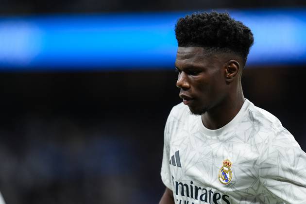 October 26, 2024, Madrid, Madrid, SPAIN: Aurelien Tchouameni of Real Madrid warms up during the Spanish league, La Liga EA Sports, football match played between Real Madrid and FC Barcelona, Barca at Santiago Bernabeu stadium on October 26, 2024, in Madrid, Spain. Madrid SPAIN - ZUMAa181 20241026_zaa_a181_103 Copyright: xOscarxJxBarrosox