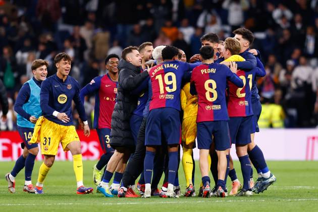 October 26, 2024, Madrid, Madrid, SPAIN: Players of FC Barcelon celebrate the victory during the Spanish League, LaLiga EA Sports, football match played between Real Madrid and FC Barcelona, Barca at Santiago Bernabeu stadium on October 26, 2024, in Madrid, Spain. Madrid SPAIN - ZUMAa181 20241026_zaa_a181_298 Copyright: xDennisxAgyemanx