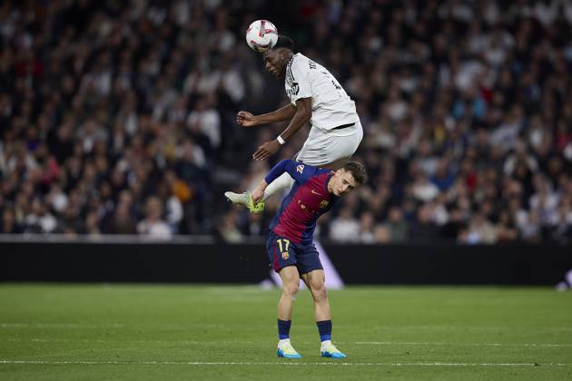 October 26, 2024, Madrid, Madrid, Spain: Aurelien Tchouameni of Real Madrid CF and Marc Casado of FC Barcelona, Barca during La Liga football match between Real Madrid CF v FC Barcelona at Santiago Bernabeu Stadium in Madrid, Spain, October 26, 2024 Madrid Spain - ZUMAa206 20241026_zsp_a206_085 Copyright: xRubenxAlbarranx