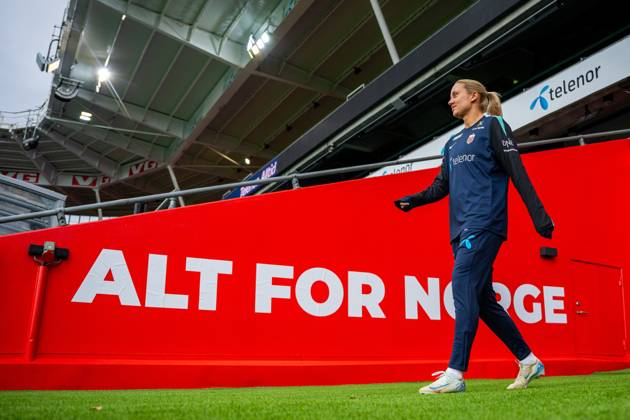 241027 Lisa Naalsund of the Norwegian women s national football team ahead of a training session on October 27, 2024 in Oslo. Photo: Vegard Grott BILDBYRAN kod VG VG0681 bbeng fotboll football soccer fotball norge norway women dam UEFA EURO, EM, Europameisterschaft,Fussball Qualifier, EM, Europameisterschaft em-kvalifisering kvinner em-kvalik em-kval träning practice training trening Copyright: VEGARDxGRoTT BB241027VG002