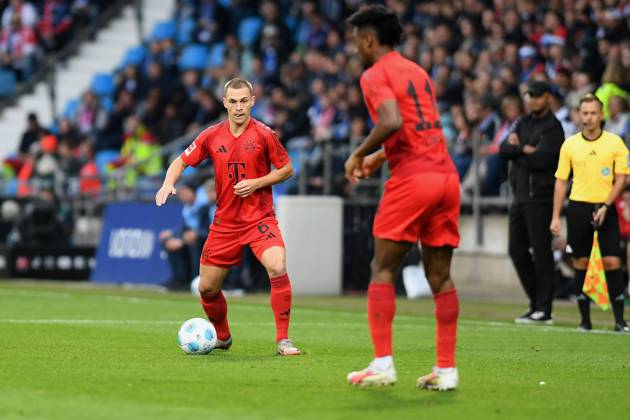 Joshua Kimmich (FC Bayern Muenchen) in Aktion, am Ball, Einzelaktion waehrend des Spiels der 1. Bundesliga zwischen VfL Bochum 1848 und FC Bayern München, Vonovia Ruhrstadion am 27. October 2024 in Bochum, Deutschland. (Foto von Ralf Treese DeFodi Images) +++ Joshua Kimmich (FC Bayern Muenchen) controls the ball during the Bundesliga match between VfL Bochum 1848 and FC Bayern München at Vonovia Ruhrstadion on October 27, 2024 in Bochum, Germany. (Photo by Ralf Treese DeFodi Images) DFL regulations prohibit any use of photographs as image sequences and or quasi-video. not used in POL SRB CRO FRA GBR NED ITA USA Defodi-521_BOCFCB20241027_028