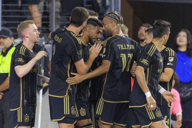 October 27, 2024, Los Angeles, California, USA: Denis Bouanga 99 of the LAFC is congratulated after scoring a goal on a penalty kick during the Audi 2024 MLS, Fussball Herren, USA Cup Playoffs Round One Game 1 of 3 against the Vancouver Whitecaps on Sunday October 27, 2024 at BMO Stadium in Los Angeles, California. JAVIER ROJAS PI Los Angeles USA - ZUMAp124 20241027_zaa_p124_004 Copyright: xJavierxRojasx