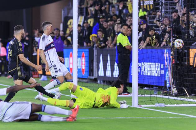 October 27, 2024, Los Angeles, California, USA: Goalkeeper, Yohei Takaoka 1 of the Vancouver Whitecaps allows a goal from Cristian Olivera 13 of the Los Angeles Football Club during the Audi 2024 MLS, Fussball Herren, USA Cup Playoffs Round One Game 1 of 3 on Sunday October 27, 2024 at BMO Stadium in Los Angeles, California. LAFC defeats Whitecaps, 2-1. ARIANA RUIZ PI Los Angeles U.S - ZUMAp124 20241027_zaa_p124_010 Copyright: xArianaxRuizx