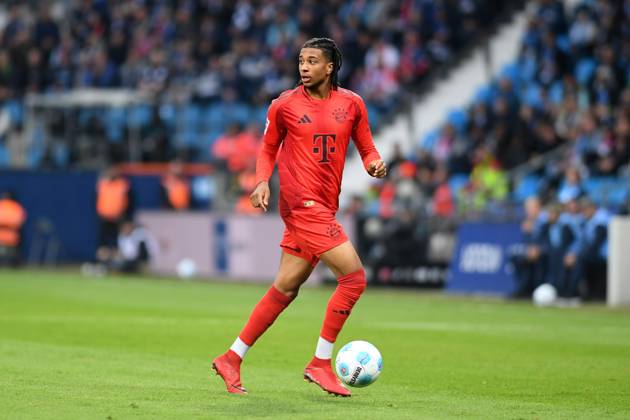 Michael Olise (FC Bayern Muenchen) in Aktion, am Ball, Einzelaktion waehrend des Spiels der 1. Bundesliga zwischen VfL Bochum 1848 und FC Bayern München, Vonovia Ruhrstadion am 27. October 2024 in Bochum, Deutschland. (Foto von Ralf Treese DeFodi Images) +++ Michael Olise (FC Bayern Muenchen) controls the ball during the Bundesliga match between VfL Bochum 1848 and FC Bayern München at Vonovia Ruhrstadion on October 27, 2024 in Bochum, Germany. (Photo by Ralf Treese DeFodi Images) DFL regulations prohibit any use of photographs as image sequences and or quasi-video. not used in POL SRB CRO FRA GBR NED ITA USA Defodi-521_BOCFCB20241027_093