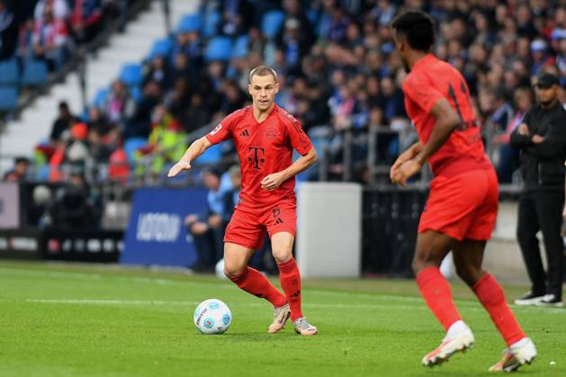 Joshua Kimmich (FC Bayern Muenchen) in Aktion, am Ball, Einzelaktion waehrend des Spiels der 1. Bundesliga zwischen VfL Bochum 1848 und FC Bayern München, Vonovia Ruhrstadion am 27. October 2024 in Bochum, Deutschland. (Foto von Ralf Treese DeFodi Images) +++ Joshua Kimmich (FC Bayern Muenchen) controls the ball during the Bundesliga match between VfL Bochum 1848 and FC Bayern München at Vonovia Ruhrstadion on October 27, 2024 in Bochum, Germany. (Photo by Ralf Treese DeFodi Images) DFL regulations prohibit any use of photographs as image sequences and or quasi-video. not used in POL SRB CRO FRA GBR NED ITA USA Defodi-521_BOCFCB20241027_094