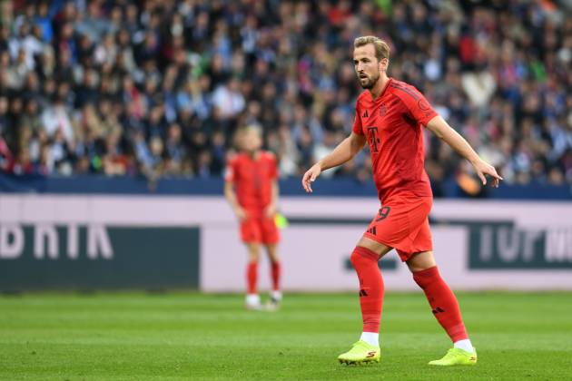 Harry Kane (FC Bayern Muenchen) gestikuliert, gestik waehrend des Spiels der 1. Bundesliga zwischen VfL Bochum 1848 und FC Bayern München, Vonovia Ruhrstadion am 27. October 2024 in Bochum, Deutschland. (Foto von Ralf Treese DeFodi Images) +++ Harry Kane (FC Bayern Muenchen) gestures during the Bundesliga match between VfL Bochum 1848 and FC Bayern München at Vonovia Ruhrstadion on October 27, 2024 in Bochum, Germany. (Photo by Ralf Treese DeFodi Images) DFL regulations prohibit any use of photographs as image sequences and or quasi-video. not used in POL SRB CRO FRA GBR NED ITA USA Defodi-521_BOCFCB20241027_109