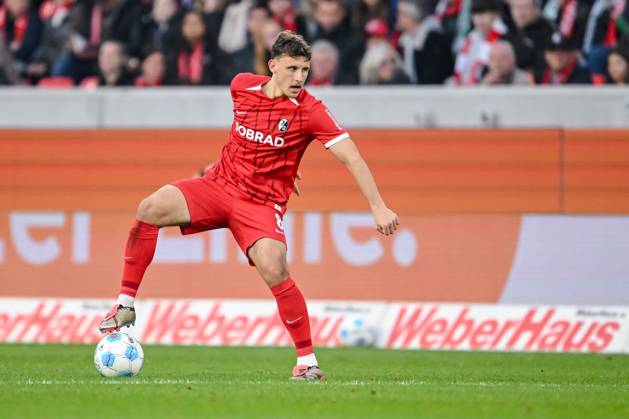 Maximilian Eggestein (SC Freiburg) in Aktion, am Ball, Einzelaktion waehrend des Spiels der 1. Bundesliga zwischen SC Freiburg und 1. FSV Mainz 05, Europa-Park Stadion am 03. November 2024 in Freiburg, Deutschland. (Foto von Harry Langer DeFodi Images) +++ Maximilian Eggestein (SC Freiburg) controls the Ball during the Bundesliga match between SC Freiburg and 1. FSV Mainz 05 at Europa-Park Stadium on November 3, 2024 in Freiburg, Germany. (Photo by Harry Langer DeFodi Images) DFL regulations prohibit any use of photographs as image sequences and or quasi-video. not used in POL SRB CRO FRA GBR NED ITA USA Defodi-541_SCFFSV20241103_178