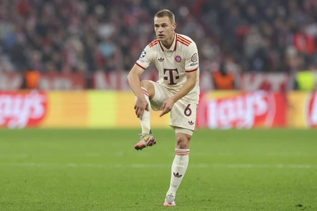Joshua Kimmich (FC Bayern Muenchen) gestikuliert, UEFA Champions League 2024 25 League Phase MD4, FC Bayern München v SL Benfica, Allianz Arena am 06. November 2024 in München, Deutschland. (Foto von Marco Steinbrenner DeFodi Images) Joshua Kimmich (FC Bayern Muenchen) gestures, UEFA Champions League 2024 25 League Phase MD4, FC Bayern München v SL Benfica, Allianz Arena, November 6, 2024 in Munich, Germany. (Photo by Marco Steinbrenner DeFodi Images) not used in POL SRB CRO FRA GBR NED ITA USA Defodi-700_muenchen_lissabon_20241106_349
