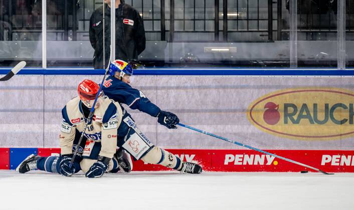 Kampf um den Puck Zweikampf zwischen Daniel Neumann (Schwenninger Wild Wings, 18) und Yasin Ehliz (EHC Red Bull Muenchen, 42). GER, EHC Red Bull Muenchen vs. Schwenninger Wild Wings, Eishockey, DEL, 20. Spieltag, Saison 2024 2025, 26.11.2024. GER, EHC Red Bull Muenchen vs. Schwenninger Wild Wings, Eishockey, DEL, 20. Spieltag, Saison 2024 2025, 26.11.2024. Muenchen Copyright: xEibner-Pressefoto HeikexFeinerx EP_HFR