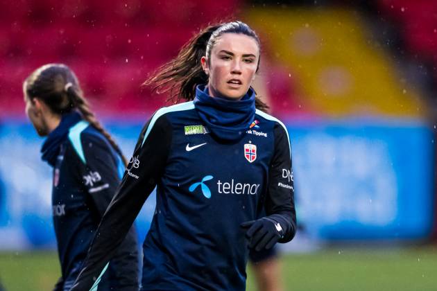241128 Ingrid Syrstad Engen of the Norwegian women s national football team during a training session on November 28, 2024 in Larne. Photo: Marius Simensen BILDBYRAN COP 238 bbeng dam football fotball fotboll norge norway practice soccer training trening träning uefa women s EURO Qualifier, EM, Europameisterschaft Copyright: MARIUSxSIMENSEN BB241128BB605