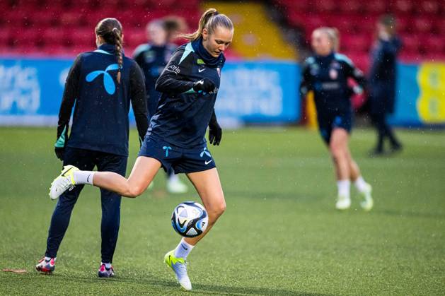 241128 Frida Maanum of the Norwegian women s national football team during a training session on November 28, 2024 in Larne. Photo: Marius Simensen BILDBYRAN COP 238 bbeng dam football fotball fotboll norge norway practice soccer training trening träning uefa women s EURO Qualifier, EM, Europameisterschaft Copyright: MARIUSxSIMENSEN BB241128BB621