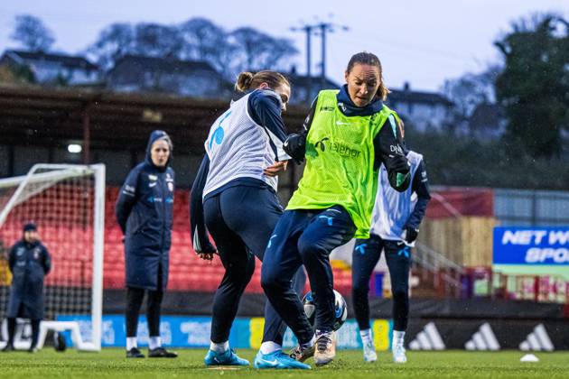 241128 Marit Bratberg Lund of the Norwegian women s national football team during a training session on November 28, 2024 in Larne. Photo: Marius Simensen BILDBYRAN COP 238 bbeng dam football fotball fotboll norge norway practice soccer training trening träning uefa women s EURO Qualifier, EM, Europameisterschaft Copyright: MARIUSxSIMENSEN BB241128ZB001
