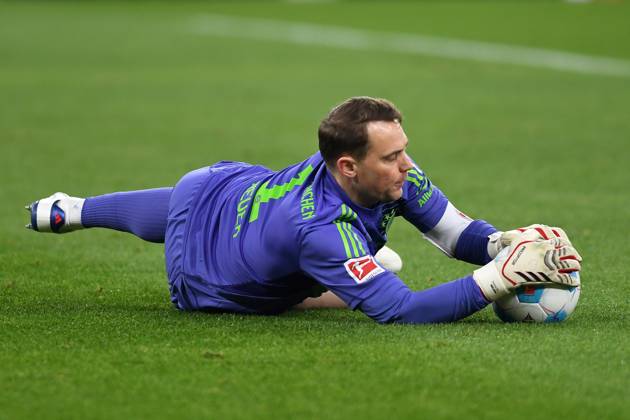 Torwart Manuel Neuer (FC Bayern Muenchen) in Aktion, am Ball, Einzelaktion waehrend des Spiels der 1. Bundesliga zwischen Borussia Dortmund und FC Bayern München, SIGNAL IDUNA PARK am 30. November 2024 in Dortmund, Deutschland. (Foto von Ralf Treese DeFodi Images) +++ Torwart Manuel Neuer (FC Bayern Muenchen) controls the ball during the Bundesliga match between Borussia Dortmund and FC Bayern München at Signal Iduna Park on November 30, 2024 in Dortmund, Germany. (Photo by Ralf Treese DeFodi Images) DFL regulations prohibit any use of photographs as image sequences and or quasi-video. Defodi-521_BVBFCB20241130_080